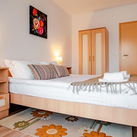 Lilibeth Apartments Brasov Luaran gambar