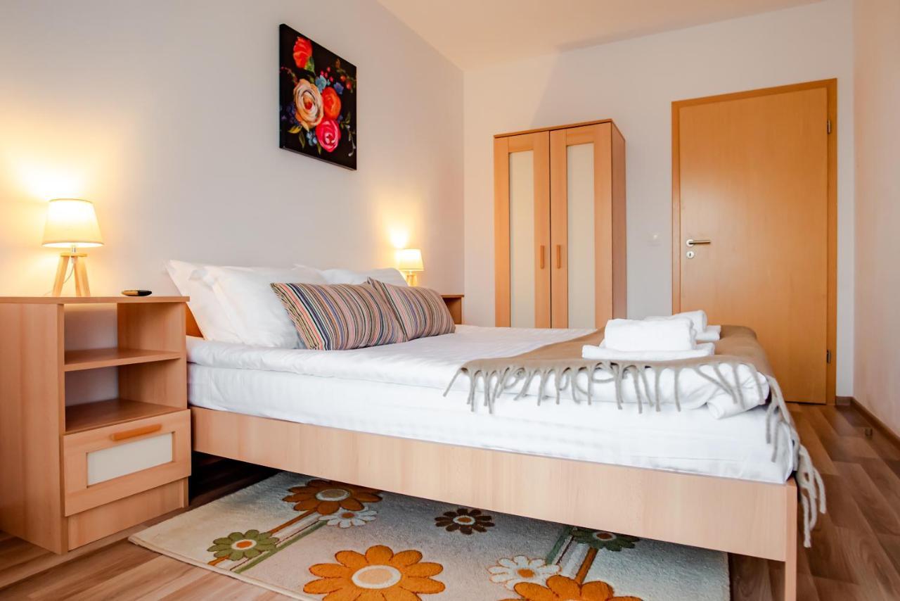 Lilibeth Apartments Brasov Luaran gambar